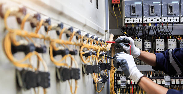 Professional Electrician technician working in Cloverdale, IN